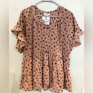 Beautiful woman’s top/blouse, size M, NWT
